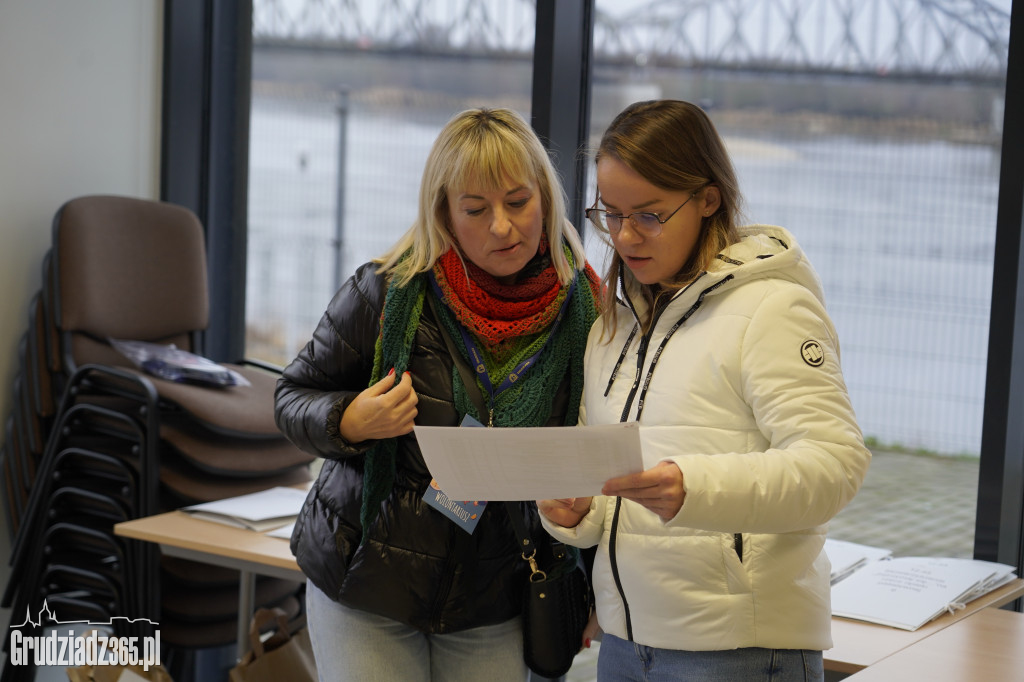 Grudziądz: Wolontariusze ruszają z paczkami dla seniorów!