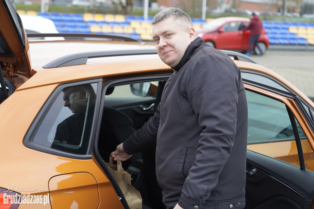 Grudziądz: Wolontariusze ruszają z paczkami dla seniorów!