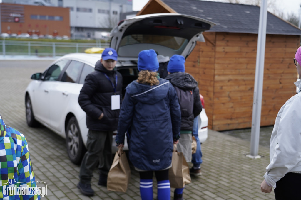 Grudziądz: Wolontariusze ruszają z paczkami dla seniorów!