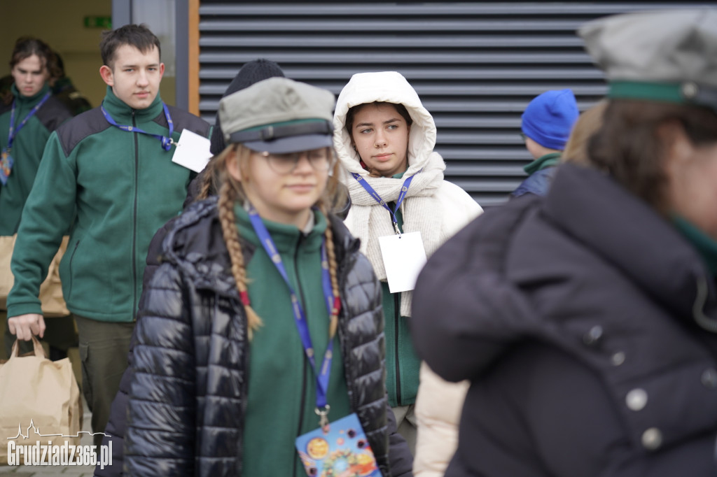 Grudziądz: Wolontariusze ruszają z paczkami dla seniorów!