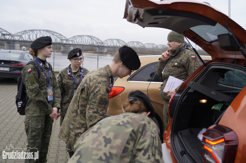 Grudziądz: Wolontariusze ruszają z paczkami dla seniorów!