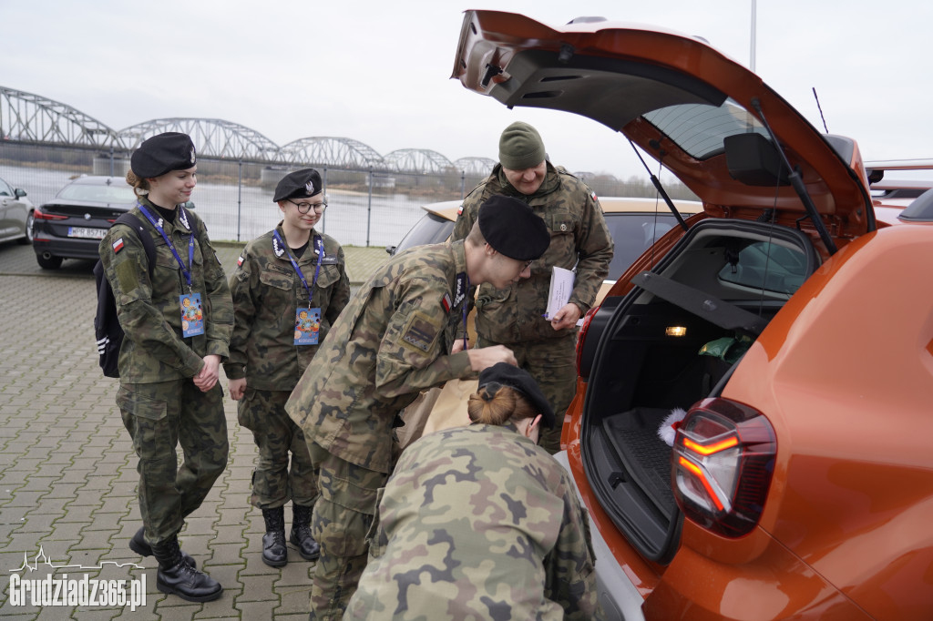 Grudziądz: Wolontariusze ruszają z paczkami dla seniorów!