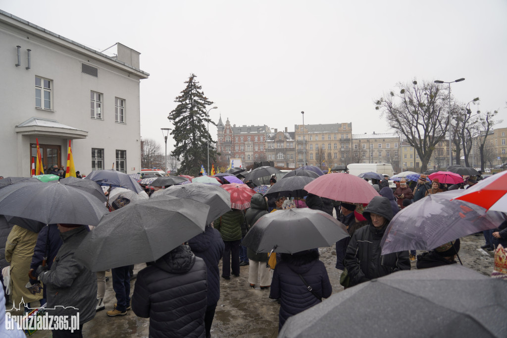 Ulicami Grudziądza po raz jedenasty przemaszerował Orszak Trzech Króli