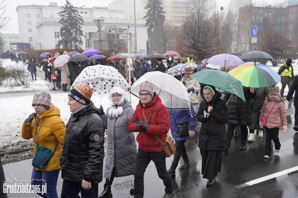 Ulicami Grudziądza po raz jedenasty przemaszerował Orszak Trzech Króli