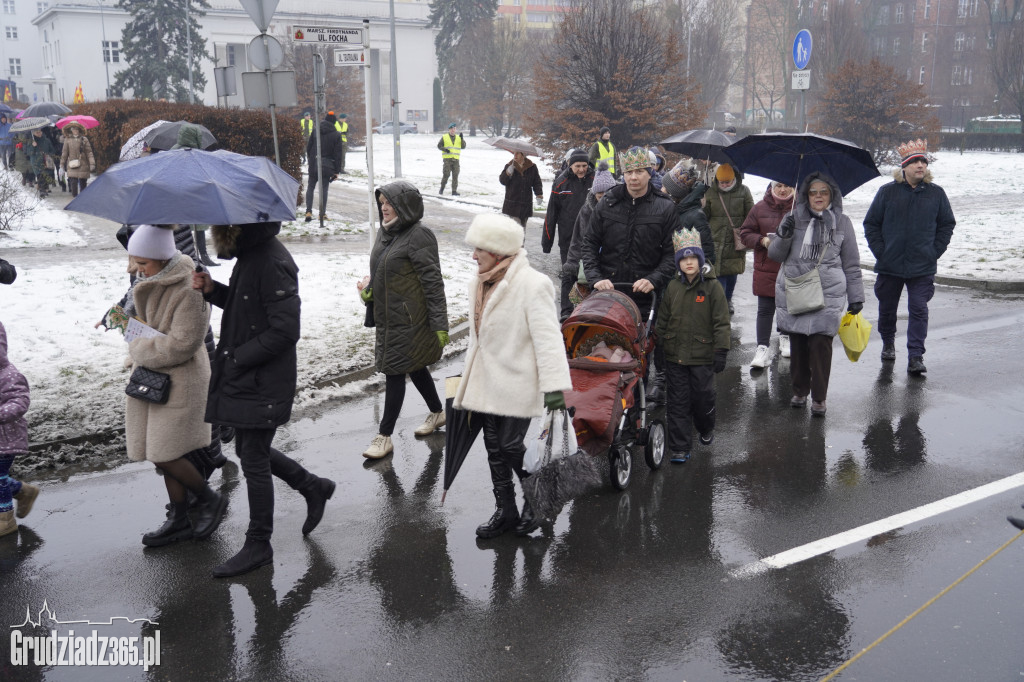 Ulicami Grudziądza po raz jedenasty przemaszerował Orszak Trzech Króli