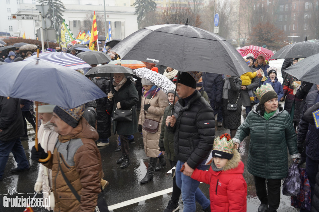 Ulicami Grudziądza po raz jedenasty przemaszerował Orszak Trzech Króli