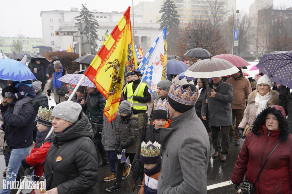 Ulicami Grudziądza po raz jedenasty przemaszerował Orszak Trzech Króli