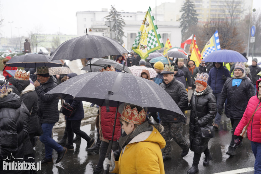 Ulicami Grudziądza po raz jedenasty przemaszerował Orszak Trzech Króli