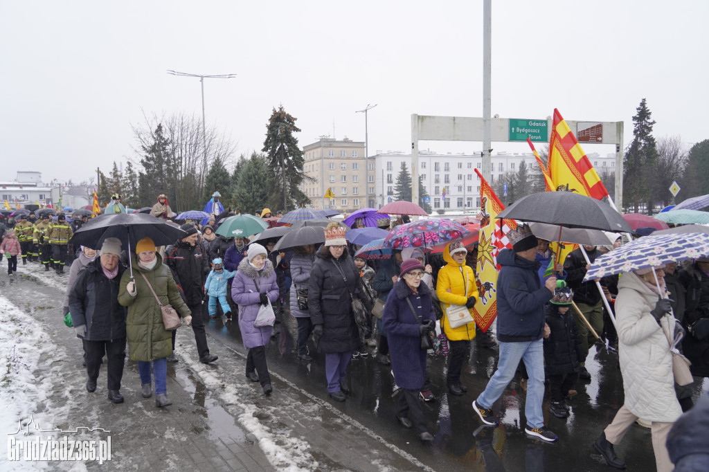 Ulicami Grudziądza po raz jedenasty przemaszerował Orszak Trzech Króli