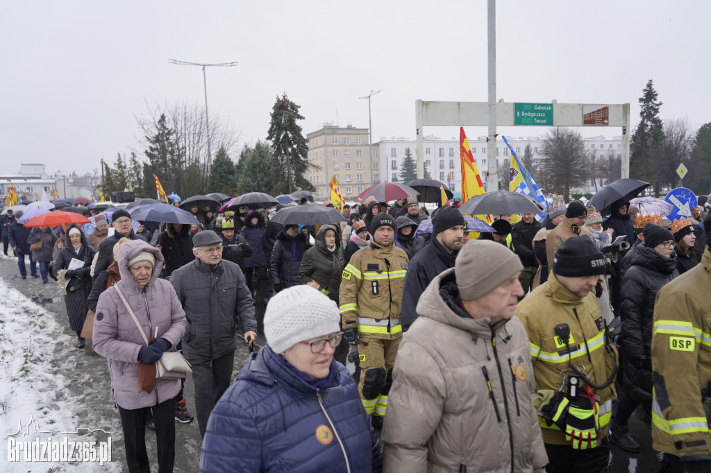 Ulicami Grudziądza po raz jedenasty przemaszerował Orszak Trzech Króli