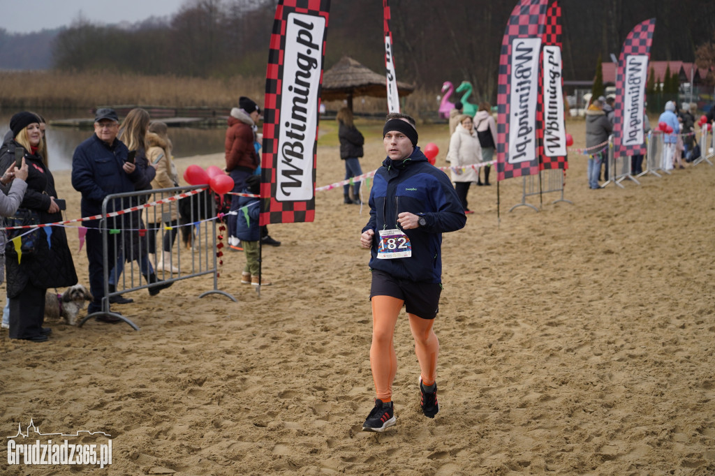 Bieg WOŚP na plaży miejskiej w Rudniku – relacja