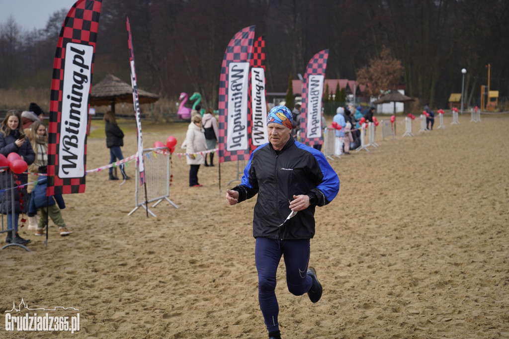 Bieg WOŚP na plaży miejskiej w Rudniku – relacja