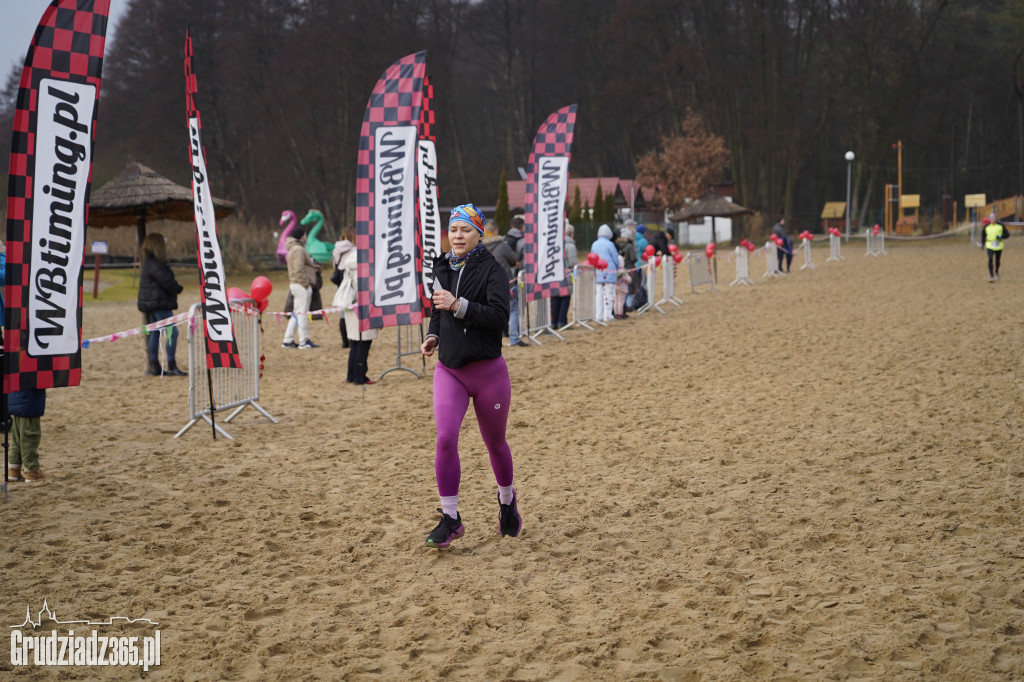 Bieg WOŚP na plaży miejskiej w Rudniku – relacja