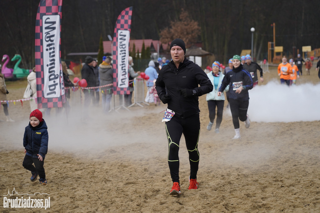 Bieg WOŚP na plaży miejskiej w Rudniku – relacja