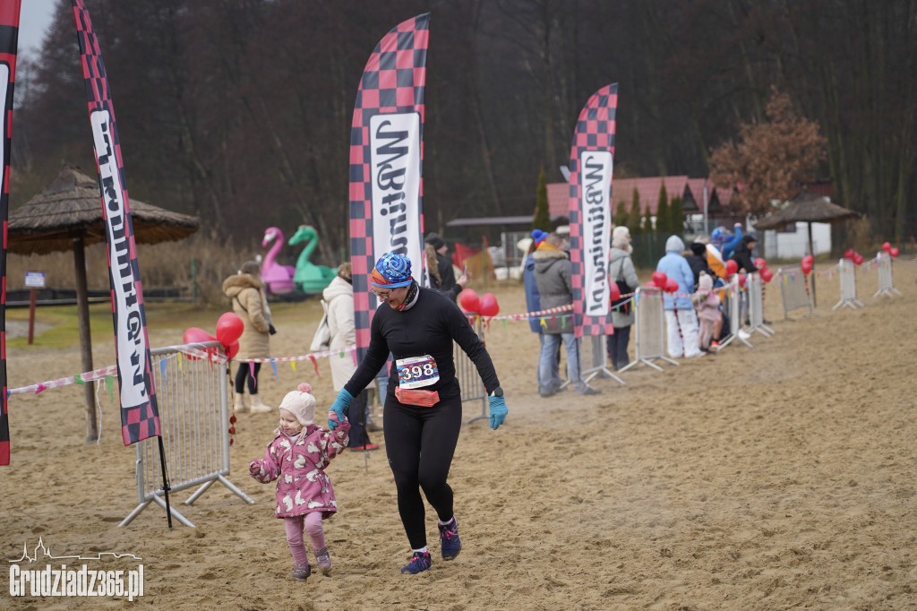 Bieg WOŚP na plaży miejskiej w Rudniku – relacja