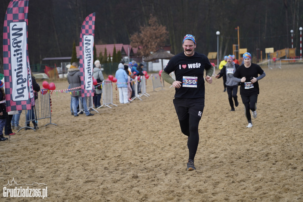 Bieg WOŚP na plaży miejskiej w Rudniku – relacja