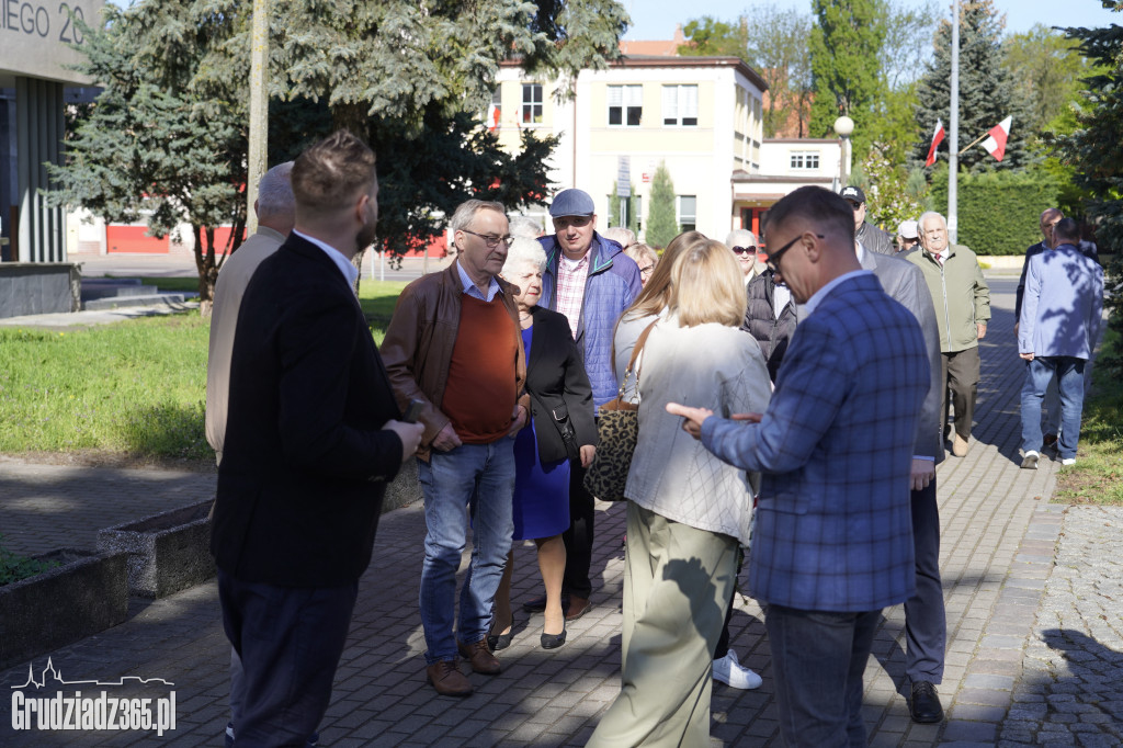 Grudziądz Pamięta o Ludziach Pracy. Skromne Obchody 1 Maja przy Pomniku Pomordowanych