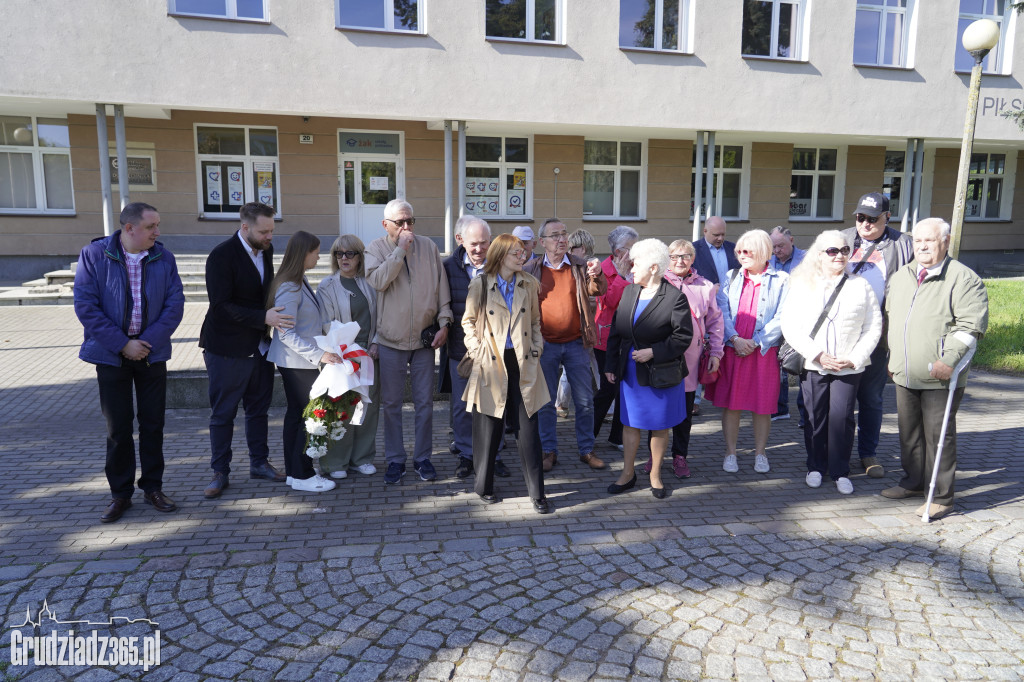 Grudziądz Pamięta o Ludziach Pracy. Skromne Obchody 1 Maja przy Pomniku Pomordowanych