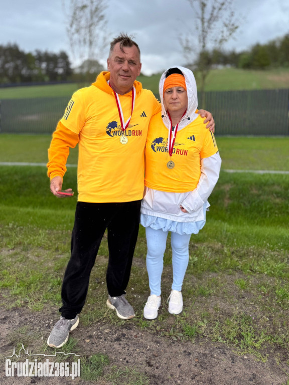 Grudziądz pobiegł dla Wings for Life! Niezwykły wyczyn Dawida w egzoszkielecie