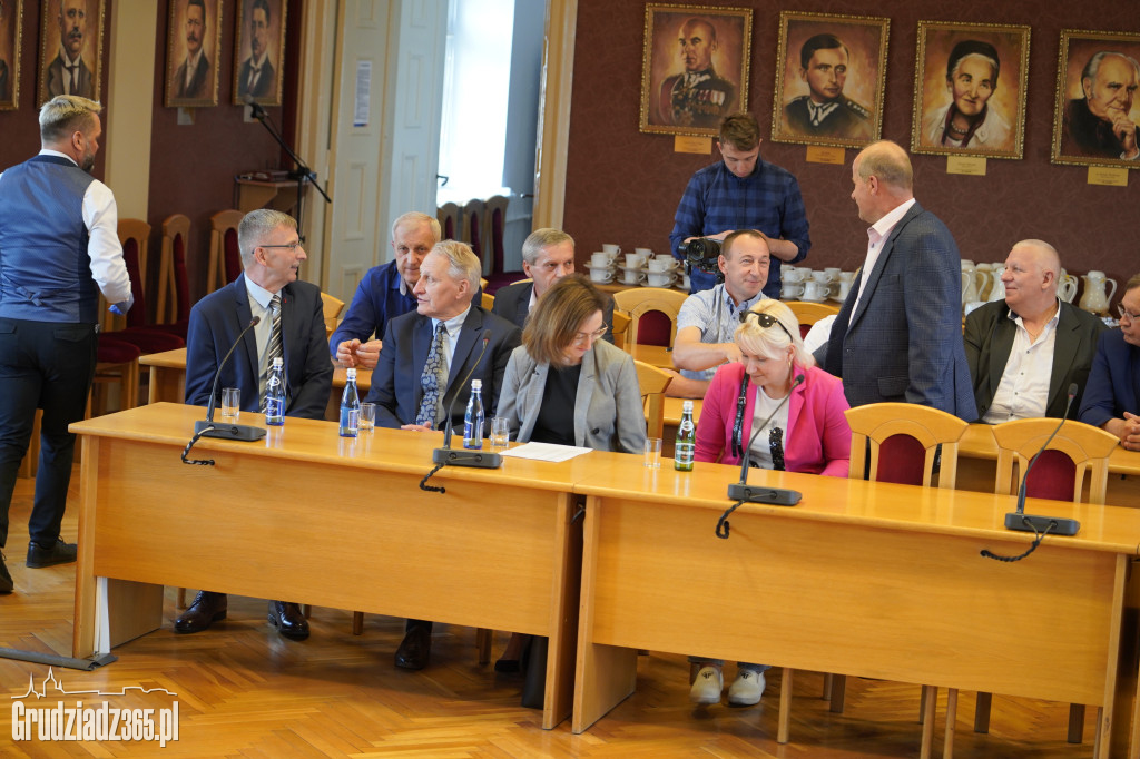 Pracownicy MZK Grudziądz odebrali medale za długoletnią pracę