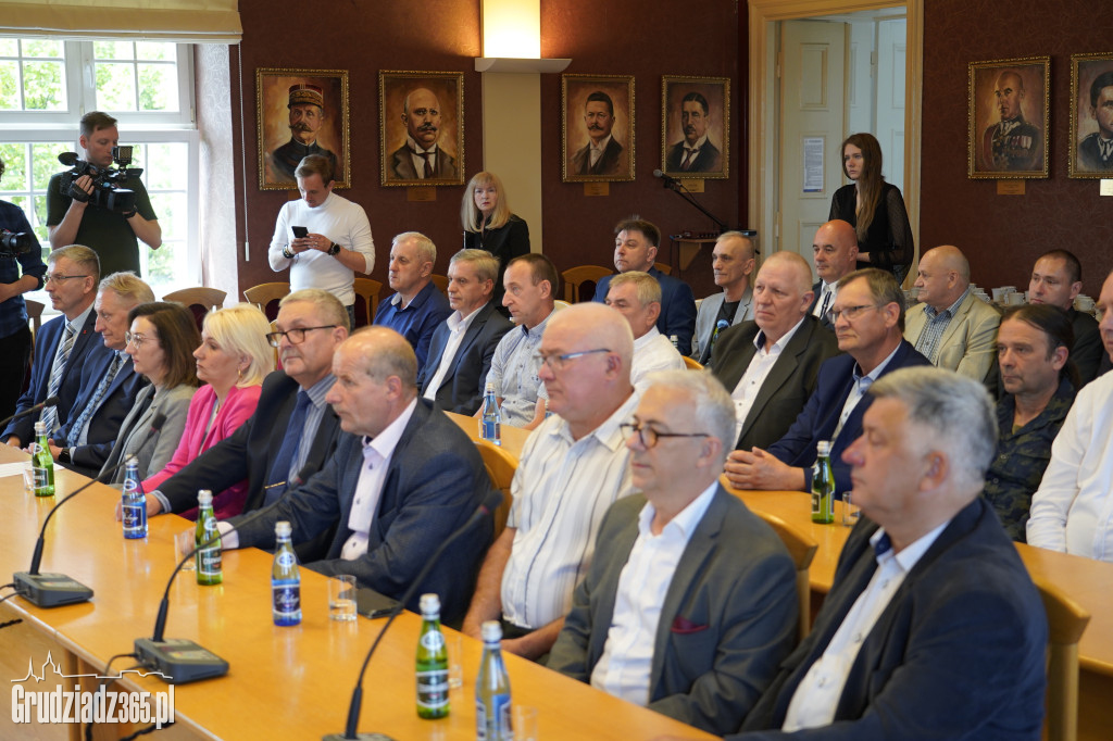 Pracownicy MZK Grudziądz odebrali medale za długoletnią pracę
