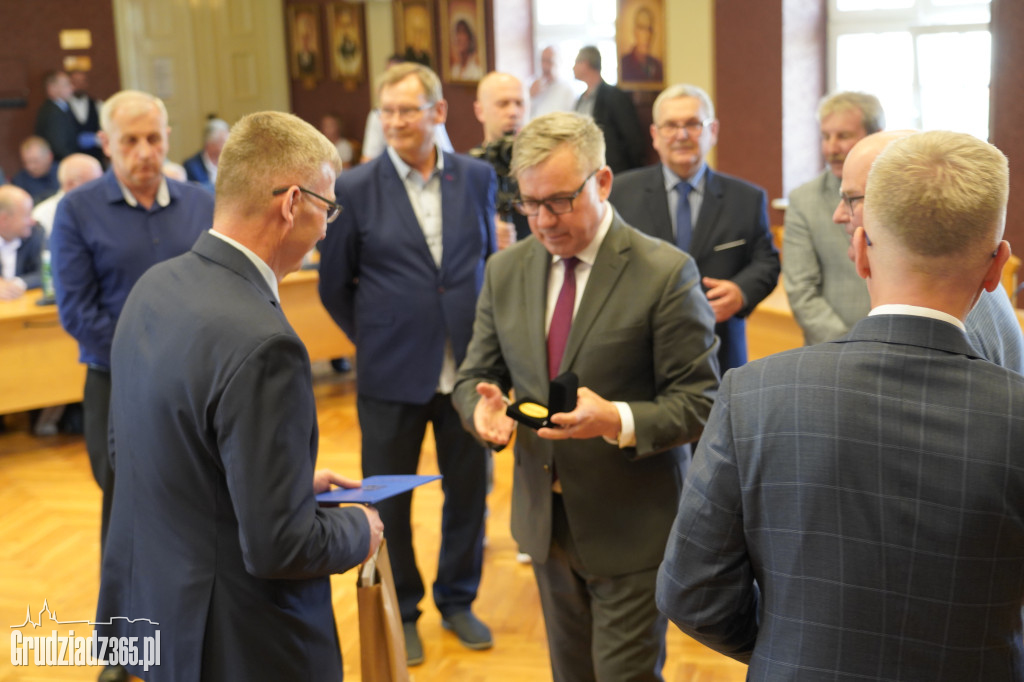 Pracownicy MZK Grudziądz odebrali medale za długoletnią pracę