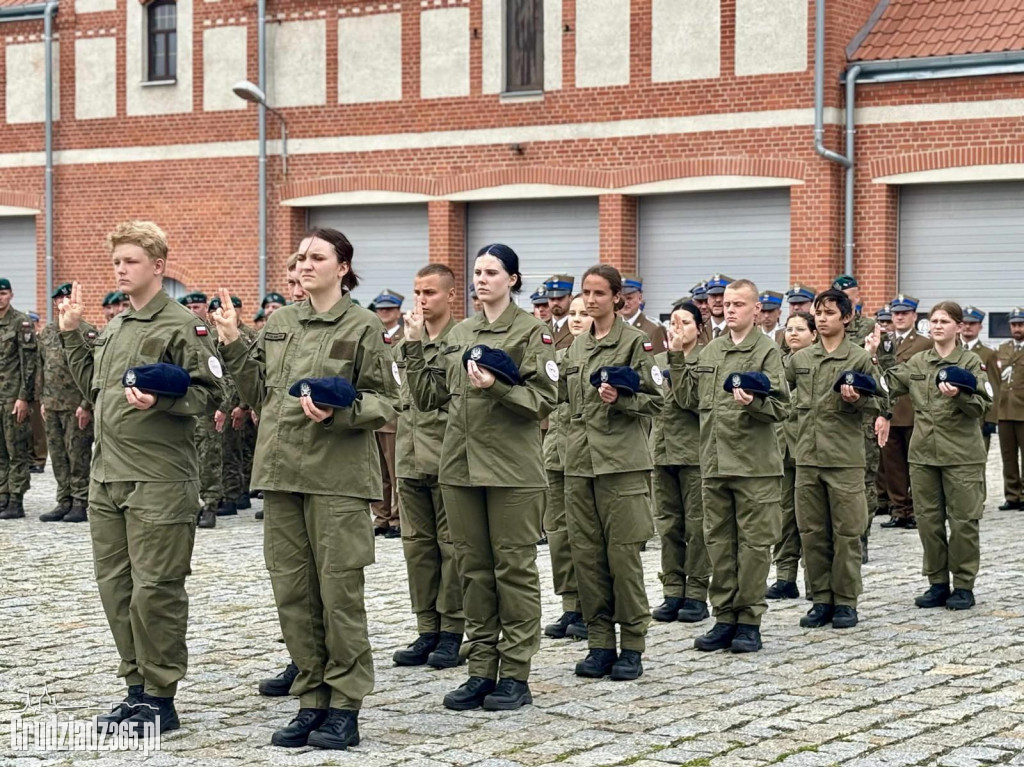 Służyć wiernie Rzeczypospolitej Polskiej – uroczyste ślubowanie kadetów z Grudziądza