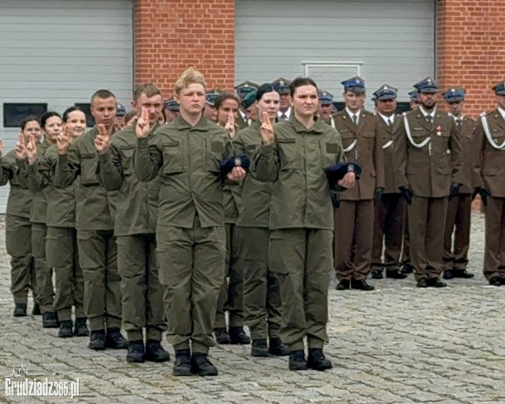 Służyć wiernie Rzeczypospolitej Polskiej – uroczyste ślubowanie kadetów z Grudziądza
