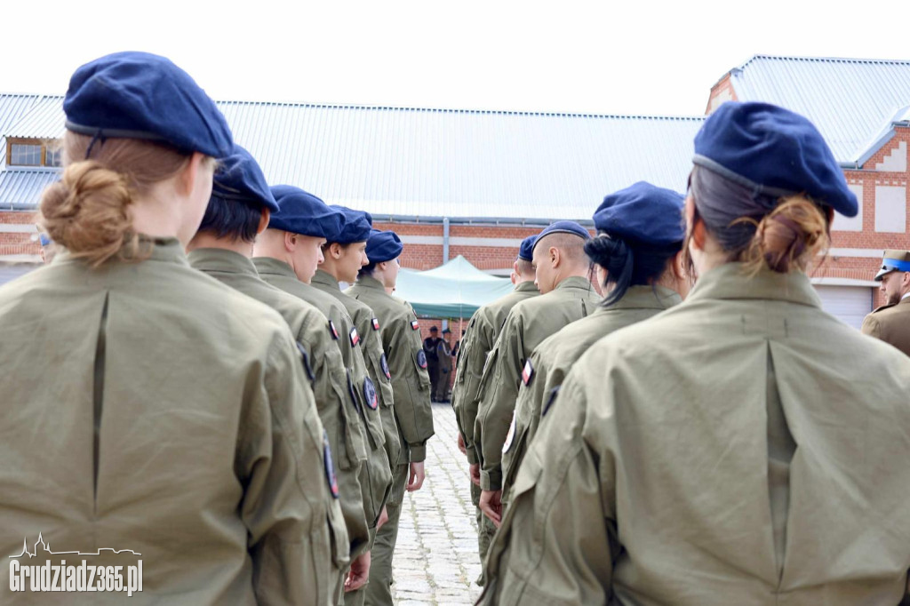 Służyć wiernie Rzeczypospolitej Polskiej – uroczyste ślubowanie kadetów z Grudziądza
