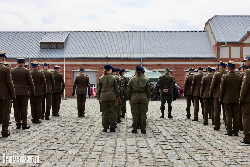 Służyć wiernie Rzeczypospolitej Polskiej – uroczyste ślubowanie kadetów z Grudziądza