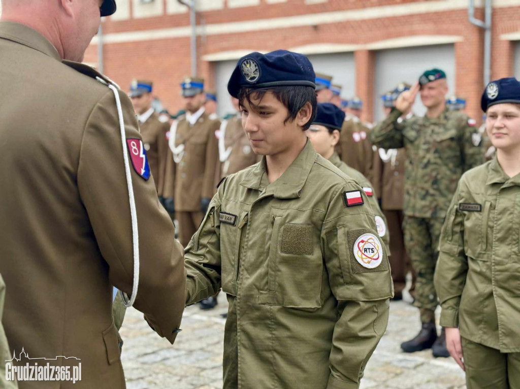 Służyć wiernie Rzeczypospolitej Polskiej – uroczyste ślubowanie kadetów z Grudziądza