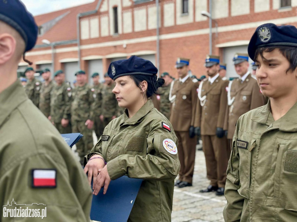 Służyć wiernie Rzeczypospolitej Polskiej – uroczyste ślubowanie kadetów z Grudziądza
