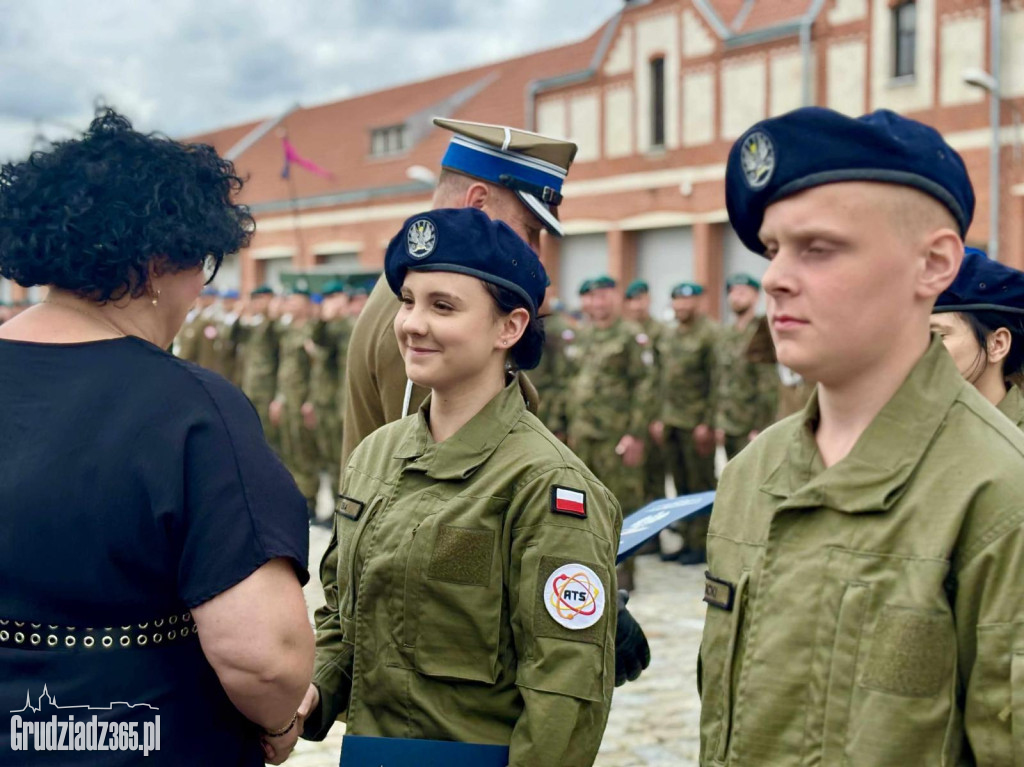 Służyć wiernie Rzeczypospolitej Polskiej – uroczyste ślubowanie kadetów z Grudziądza