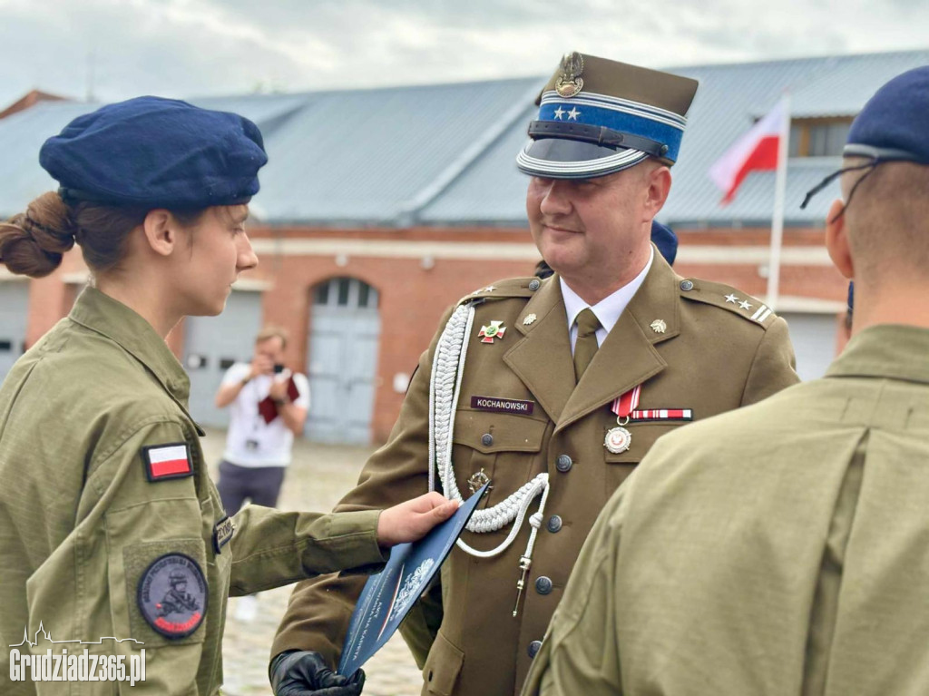 Służyć wiernie Rzeczypospolitej Polskiej – uroczyste ślubowanie kadetów z Grudziądza