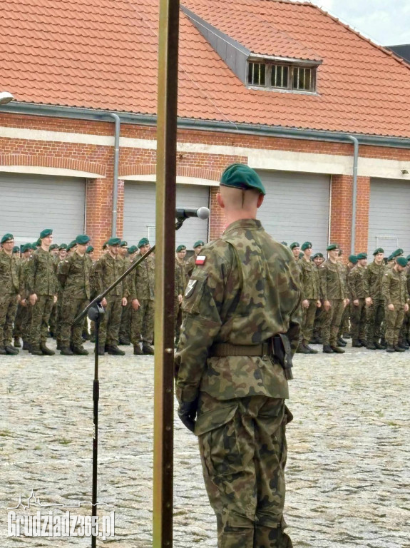 Służyć wiernie Rzeczypospolitej Polskiej – uroczyste ślubowanie kadetów z Grudziądza