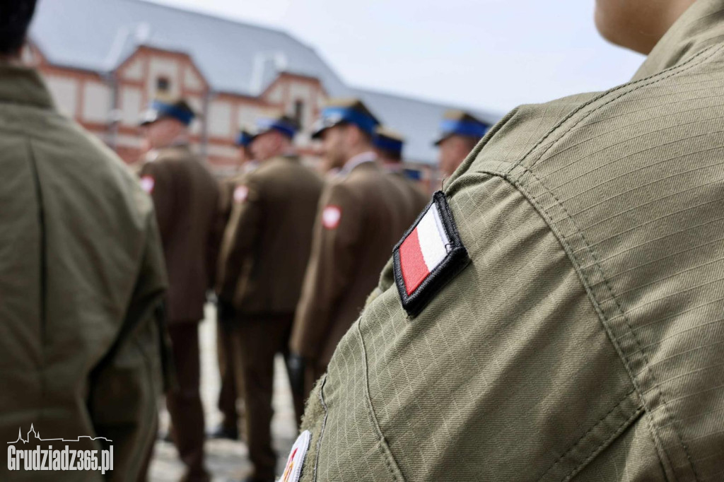 Służyć wiernie Rzeczypospolitej Polskiej – uroczyste ślubowanie kadetów z Grudziądza
