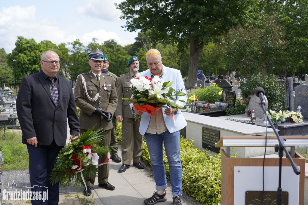 Uroczyste odsłonięcie tablicy pamiątkowej poświęcone Irenie Szydłowskiej