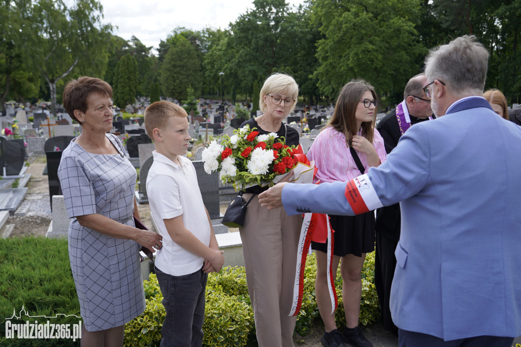 Uroczyste odsłonięcie tablicy pamiątkowej poświęcone Irenie Szydłowskiej