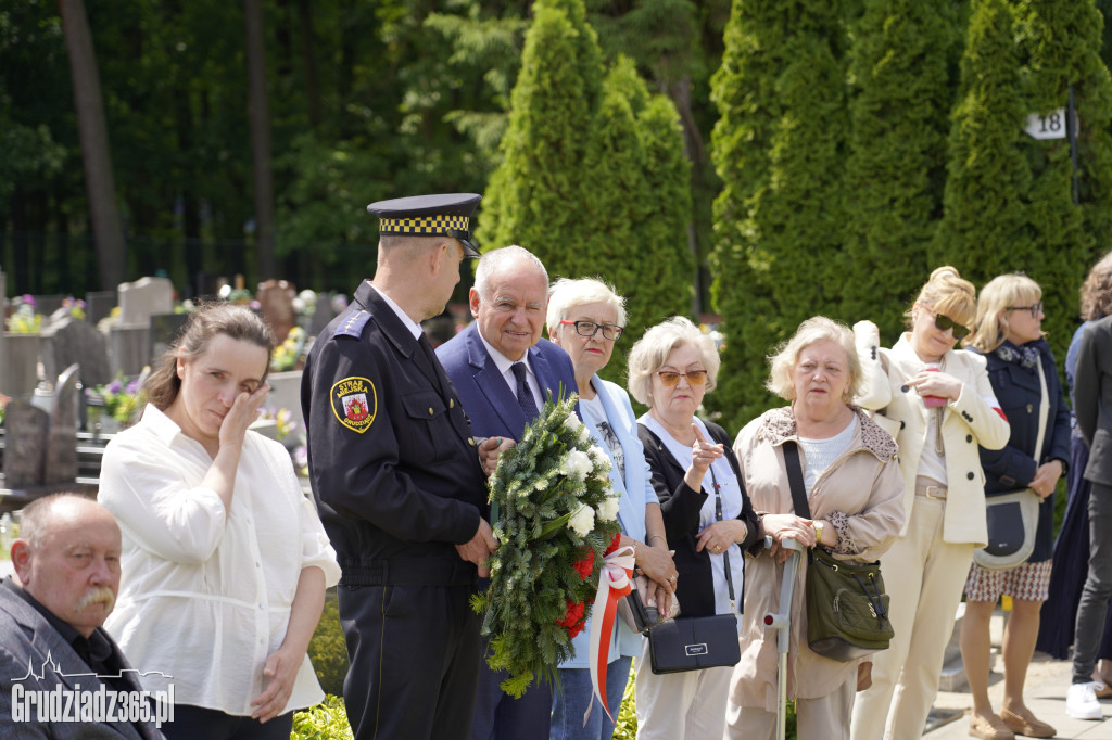 Uroczyste odsłonięcie tablicy pamiątkowej poświęcone Irenie Szydłowskiej