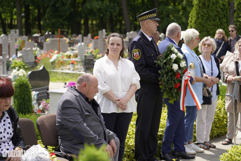 Uroczyste odsłonięcie tablicy pamiątkowej poświęcone Irenie Szydłowskiej