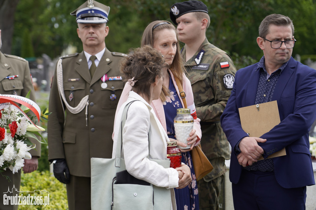 Uroczyste odsłonięcie tablicy pamiątkowej poświęcone Irenie Szydłowskiej