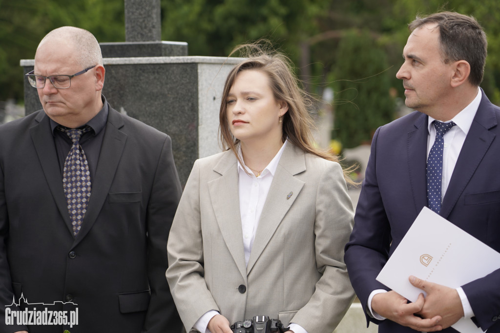 Uroczyste odsłonięcie tablicy pamiątkowej poświęcone Irenie Szydłowskiej