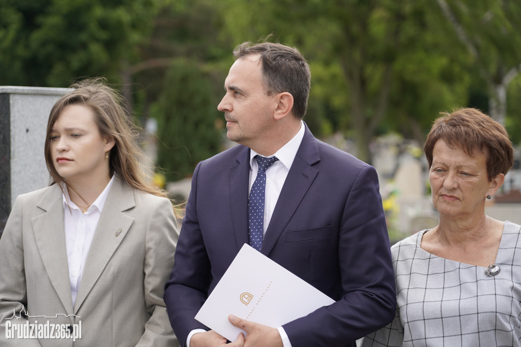 Uroczyste odsłonięcie tablicy pamiątkowej poświęcone Irenie Szydłowskiej