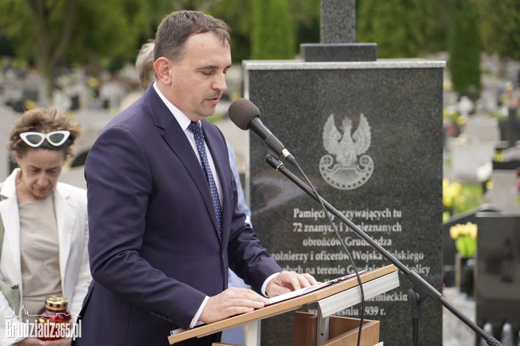 Uroczyste odsłonięcie tablicy pamiątkowej poświęcone Irenie Szydłowskiej