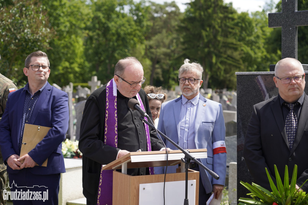 Uroczyste odsłonięcie tablicy pamiątkowej poświęcone Irenie Szydłowskiej