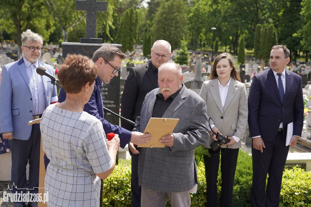 Uroczyste odsłonięcie tablicy pamiątkowej poświęcone Irenie Szydłowskiej