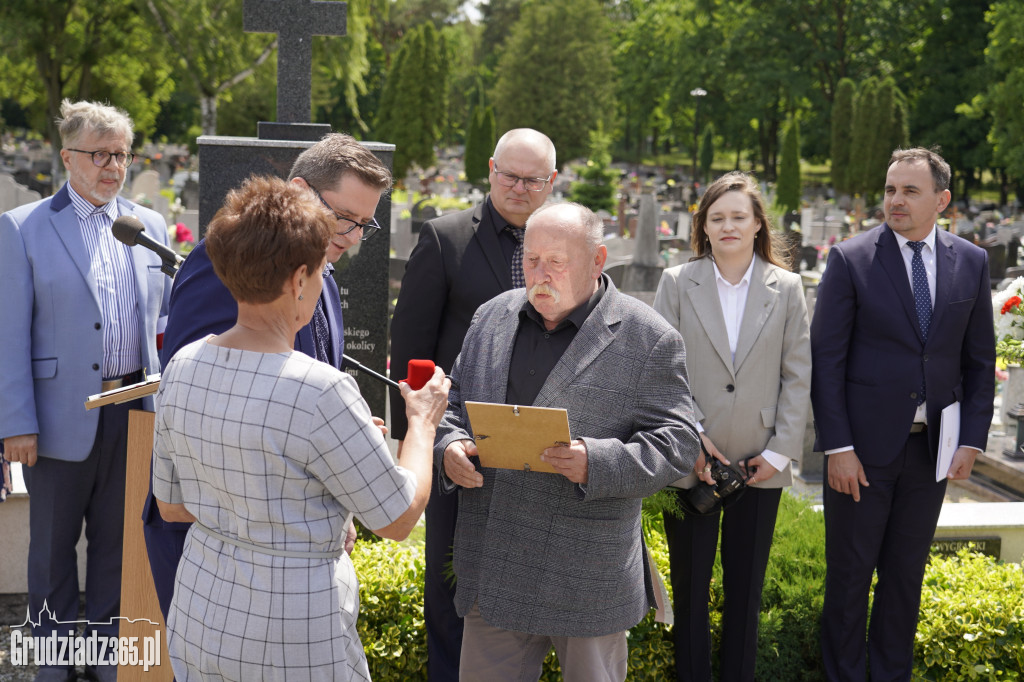 Uroczyste odsłonięcie tablicy pamiątkowej poświęcone Irenie Szydłowskiej