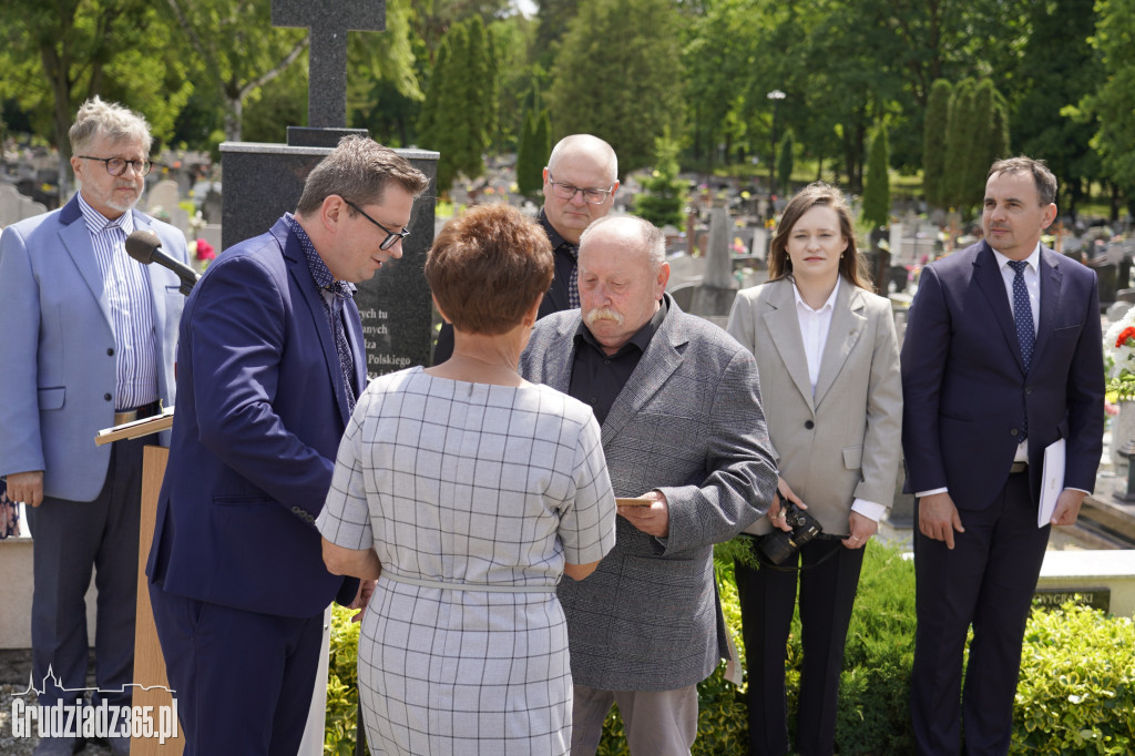 Uroczyste odsłonięcie tablicy pamiątkowej poświęcone Irenie Szydłowskiej