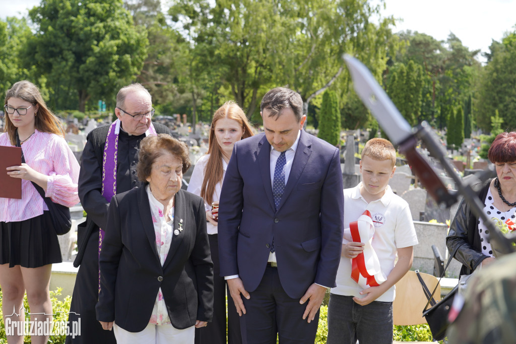 Uroczyste odsłonięcie tablicy pamiątkowej poświęcone Irenie Szydłowskiej