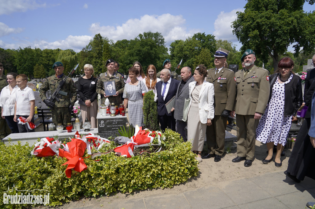Uroczyste odsłonięcie tablicy pamiątkowej poświęcone Irenie Szydłowskiej